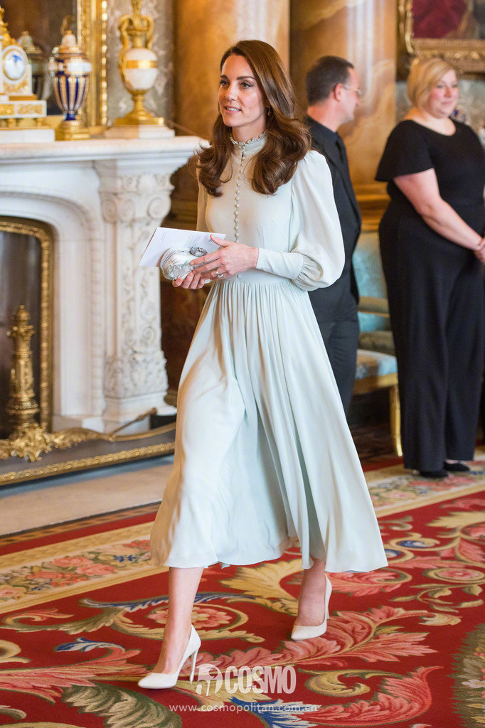 凯特王妃身穿的是Alexander McQueen裙装