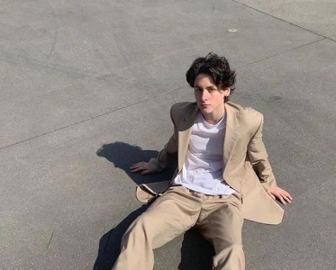 李振宁吴亦凡的运动穿搭 不仅撩人还“撩心”