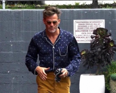 男星街拍 哥哥们的“花样衬衫秀”你最中意谁