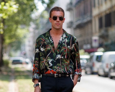 鹿晗王一博的夏日印花衬衫 靓到让人移不开眼
