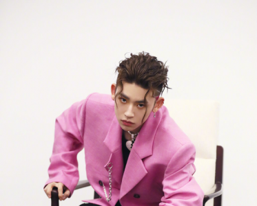 破破烂烂的衣服 谁穿谁可爱