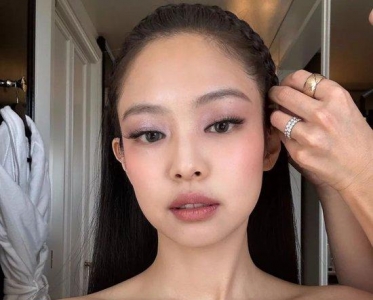 Jennie宁艺卓这种猫系辣妹 原来20年