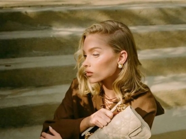 这个秋天最新的流行色以熟悉的样子回到了我们身边