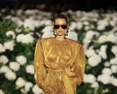 衣服也要和刷剧一样，开启“冬季复古循环模式”！